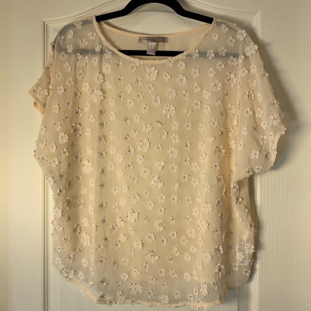 Love 21 Sheer Floral Appliqué Blouse‎ Romantic Cottagecore Cream Top M